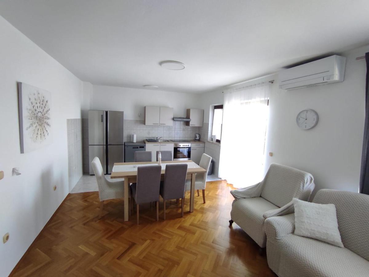House Silva Apartment Podstrana Exterior photo
